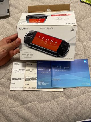 Sony PSP 3004 ( Slim & Lite) + Memory stick 4gb