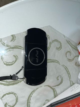 Sony PSP 3004 ( Slim & Lite) + Memory stick 4gb