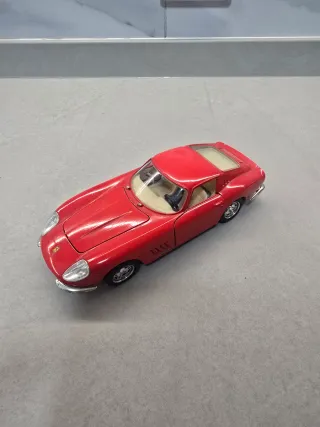 Ferrari 275 GTB/4 año 1966 Bburago escala 1/24
