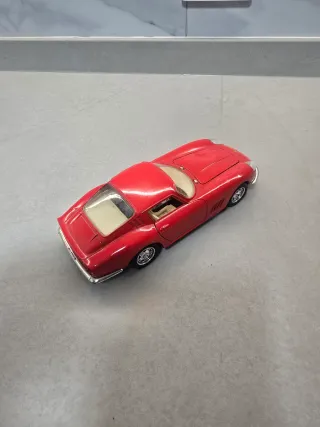 Ferrari 275 GTB/4 año 1966 Bburago escala 1/24