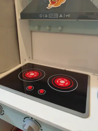 Cocinita de juguete de madera