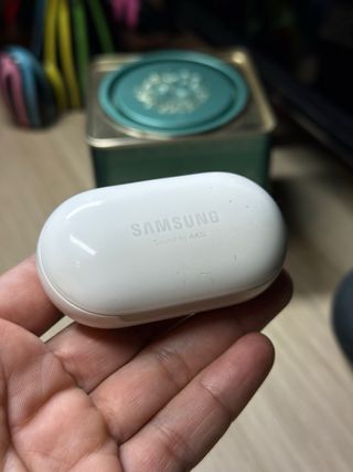 Estuche Samsung Sound by AKG Blancos