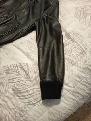 Chaqueta de piel marrón