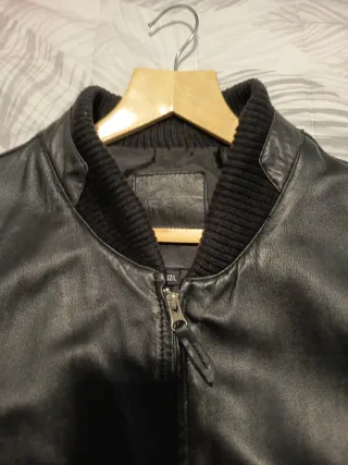 Chaqueta de piel marrón