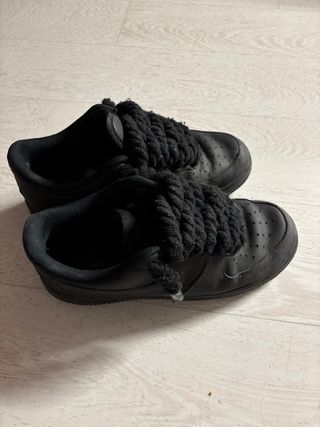 Nike Air Force 1 Talla 43 Negras. Usadas 2 veces
