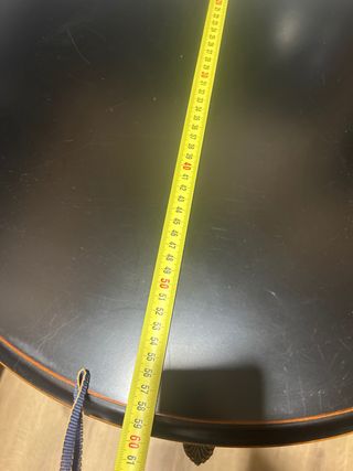 Mesa auxiliar madera negra y dorada