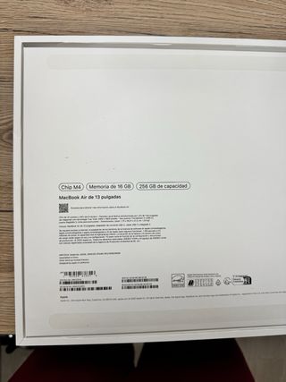 Caja Macbook Air M4 13’’