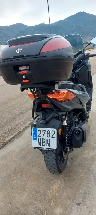 se vende Yamaha Xmax 300 Tech Max