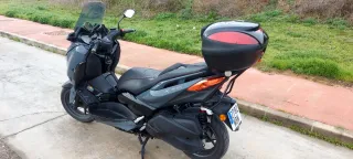 se vende Yamaha Xmax 300 Tech Max