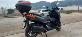 se vende Yamaha Xmax 300 Tech Max