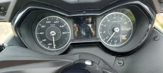 se vende Yamaha Xmax 300 Tech Max