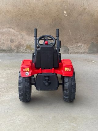 Tractor de pedales infantil con pala delantera