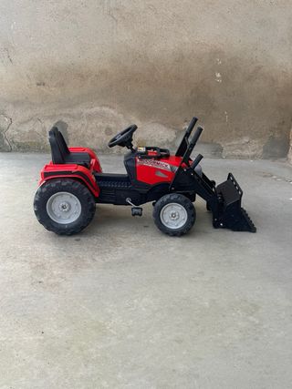 Tractor de pedales infantil con pala delantera