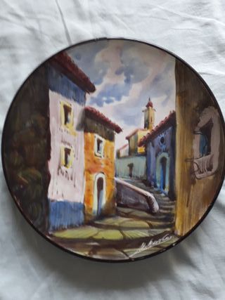 Plato decorativo de cerámica pintado a mano