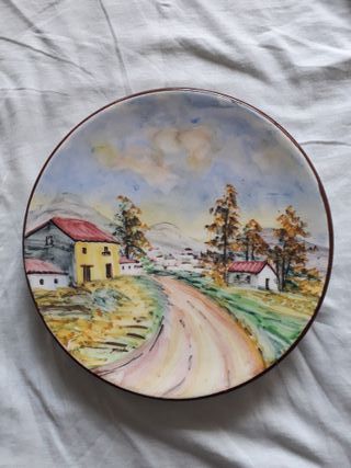 Plato decorativo de cerámica pintado a mano