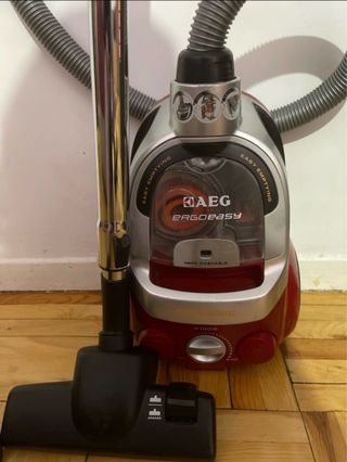 Aspiradora AEG Ergoeasy Roja