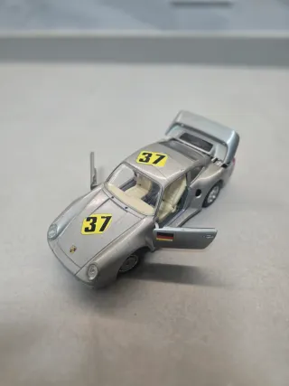 Porsche 959 año 1986 Bburago escala 1/24