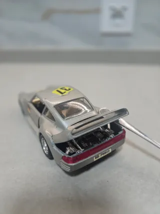 Porsche 959 año 1986 Bburago escala 1/24