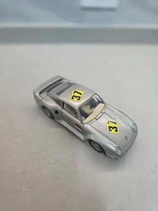 Porsche 959 año 1986 Bburago escala 1/24