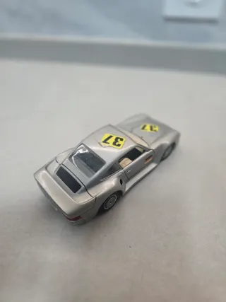 Porsche 959 año 1986 Bburago escala 1/24