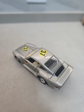 Porsche 959 año 1986 Bburago escala 1/24