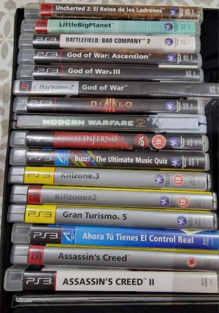 PlayStation 3 120GB + 2 mandos + 15 Juegos
