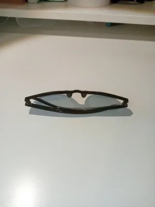 Óculos de Sol Preto e Vermelho