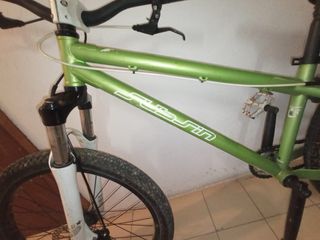 Bicicleta Dirt Jump Verde Poco Uso