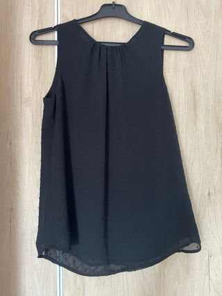 Blusa negra tirantes con detalle espalda