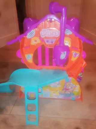 Casita de Juguete con Ardilla