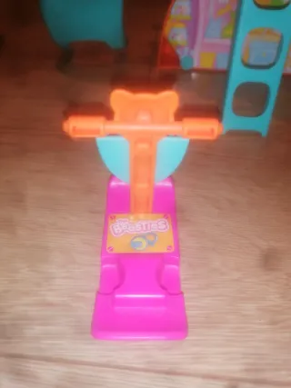 Casita de Juguete con Ardilla