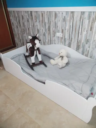 Cama baja Montessori Nube para niños