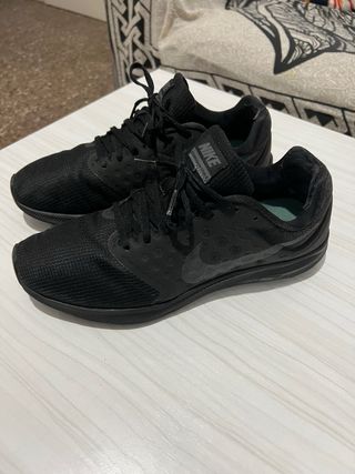 Zapatillas Nike Downshifter 7 Negras