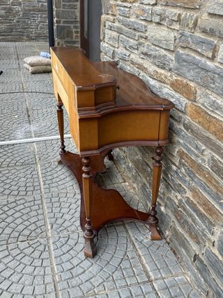 Escritorio vintage de madera