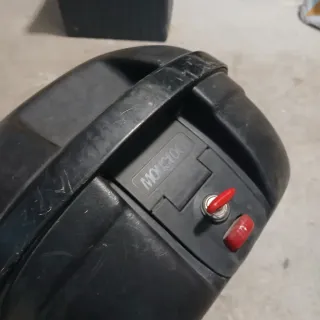 Baúl moto Givi con llave