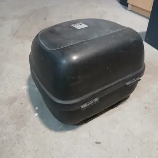 Baúl moto Givi con llave