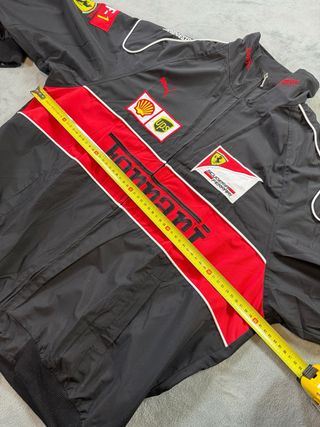 Chaqueta Ferrari Negra y Roja Talla L