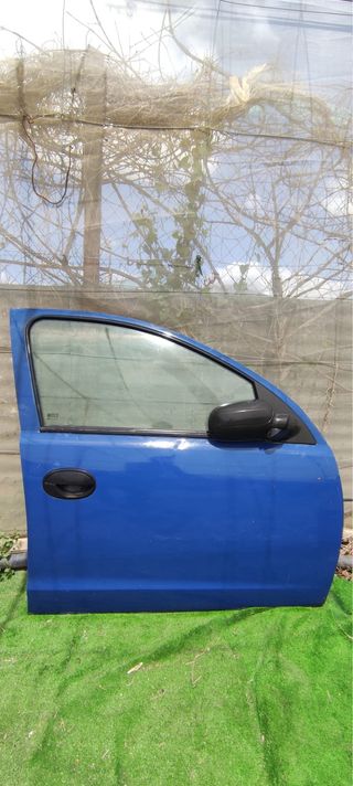 Portón trasero ,capo,puertas.Opel Corsa C azul