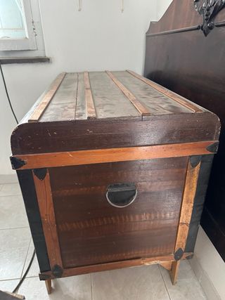 Baúl de madera antiguo principios siglo XX