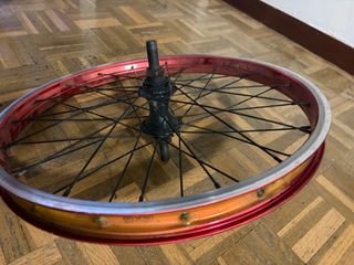 Rueda trasera BMX roja