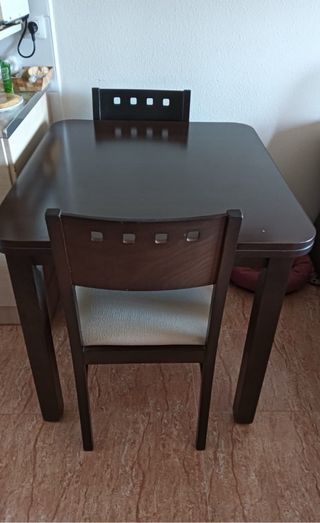 Mesa redonda forja 90cm y 4 sillas.  En El Ejido.