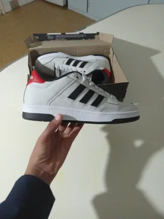 Zapatillas Adidas Rapid Court Low J Gris/Rojo Tall