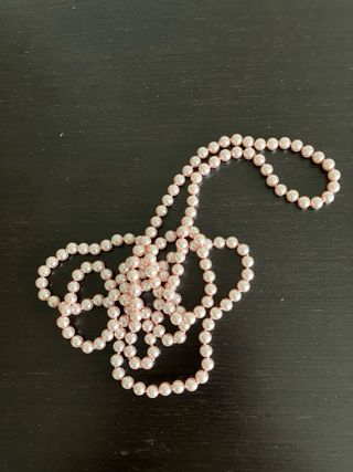 Collar de perlas rosadas (imitación)