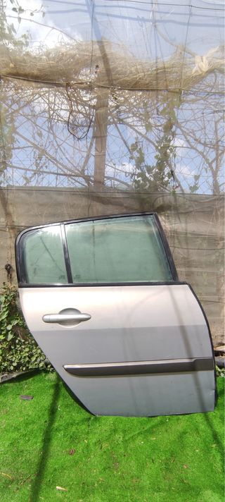 Puerta Renault Megane 2002 Amarilla