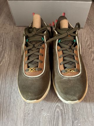 Nike LeBron XX Talla 40 Verde/Marrón