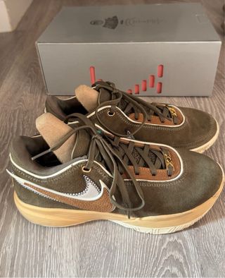 Nike LeBron XX Talla 40 Verde/Marrón