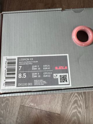 Nike LeBron XX Talla 40 Verde/Marrón