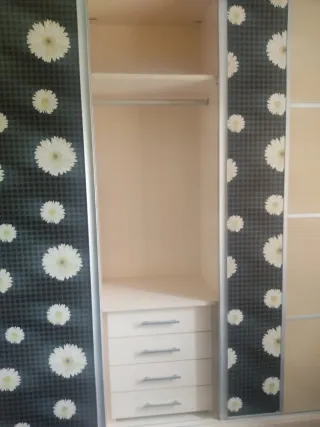 Armario puertas correderas flores