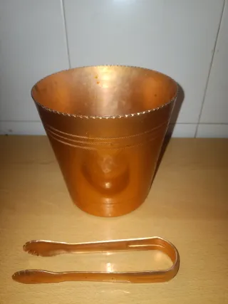 Cubiteras de cobre con pinzas