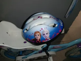 Bicicleta niña Frozen 16 con casco y ruedines